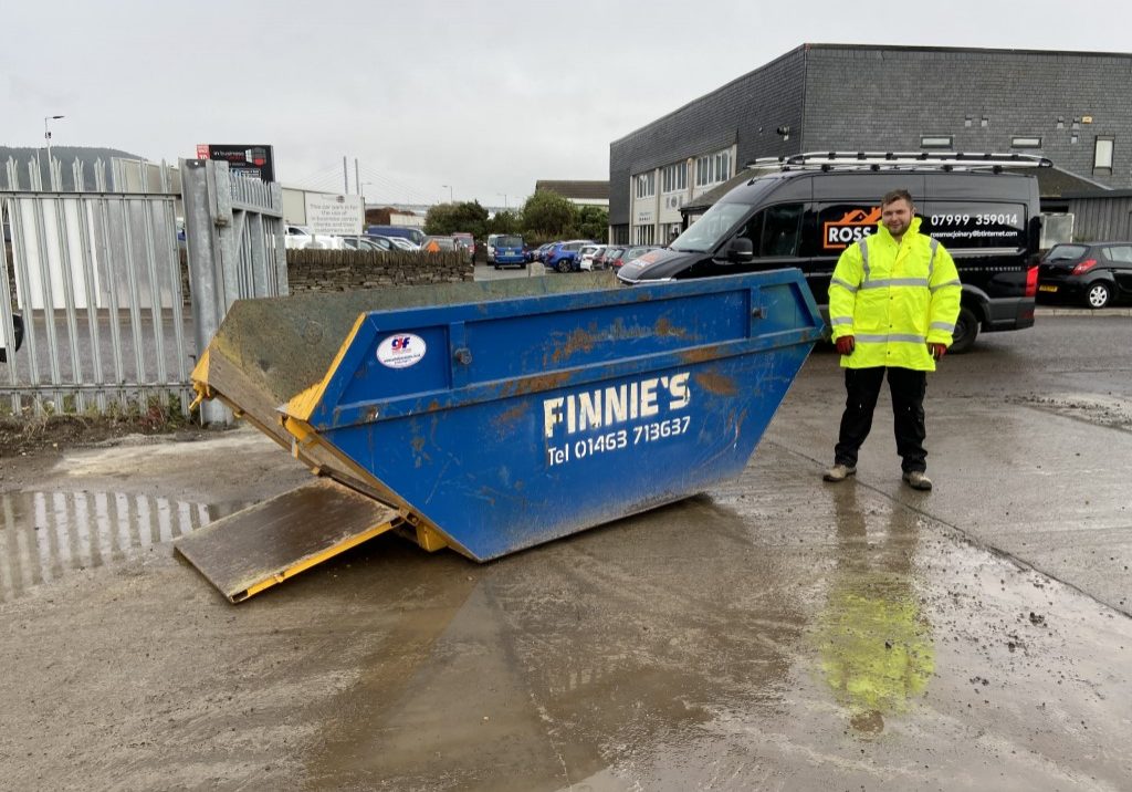 8 cubic yard drop door skip (Medium)